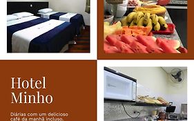 Hotel Minho - Melhor Opção Próximo à 25 de Março, Brás, Bom Retiro, Metrô e Hospital Pérola Byington - Buffet de Café da Manhã Incluso - Super Desc Extra em 2 ou Mais Diárias até Sábado